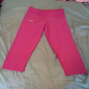 Under armour cropped pants